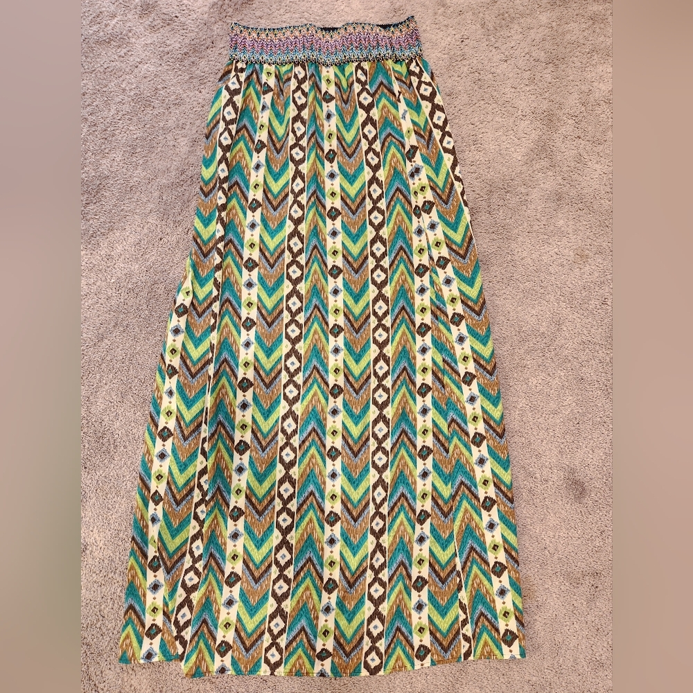 Tyche Vibrant Chevron Maxi Skirt